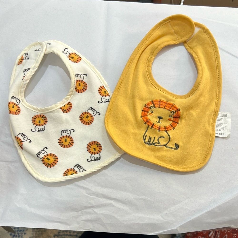 Variety of 15 infant/ baby bibs EUC